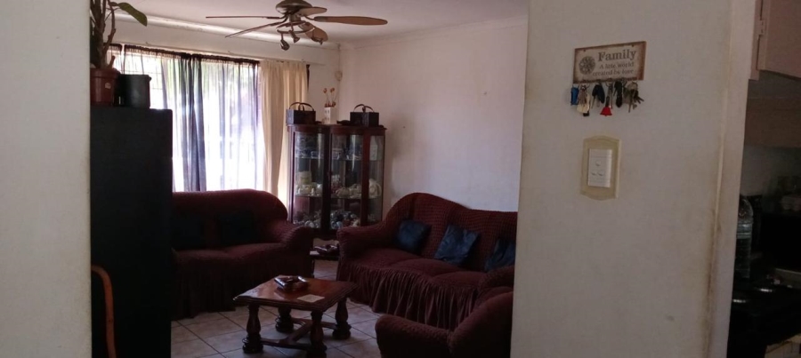 4 Bedroom Property for Sale in Flamingo Park Free State